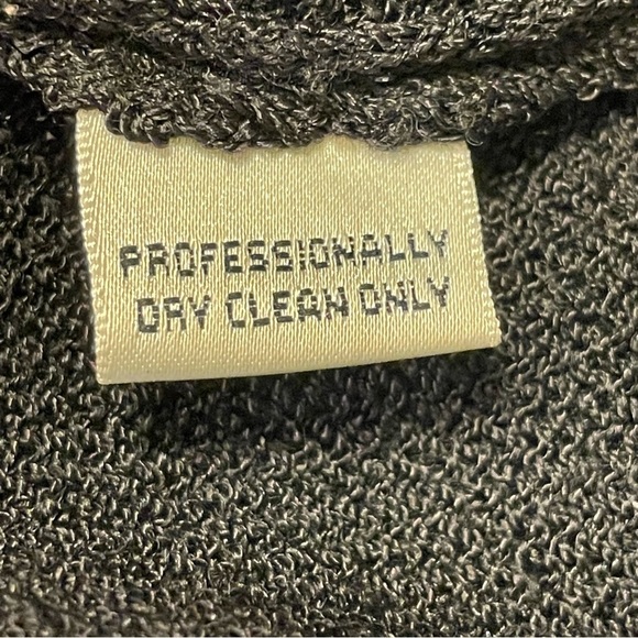 ST. JOHN Knitted Tank Top in Black - Picture 7 of 7